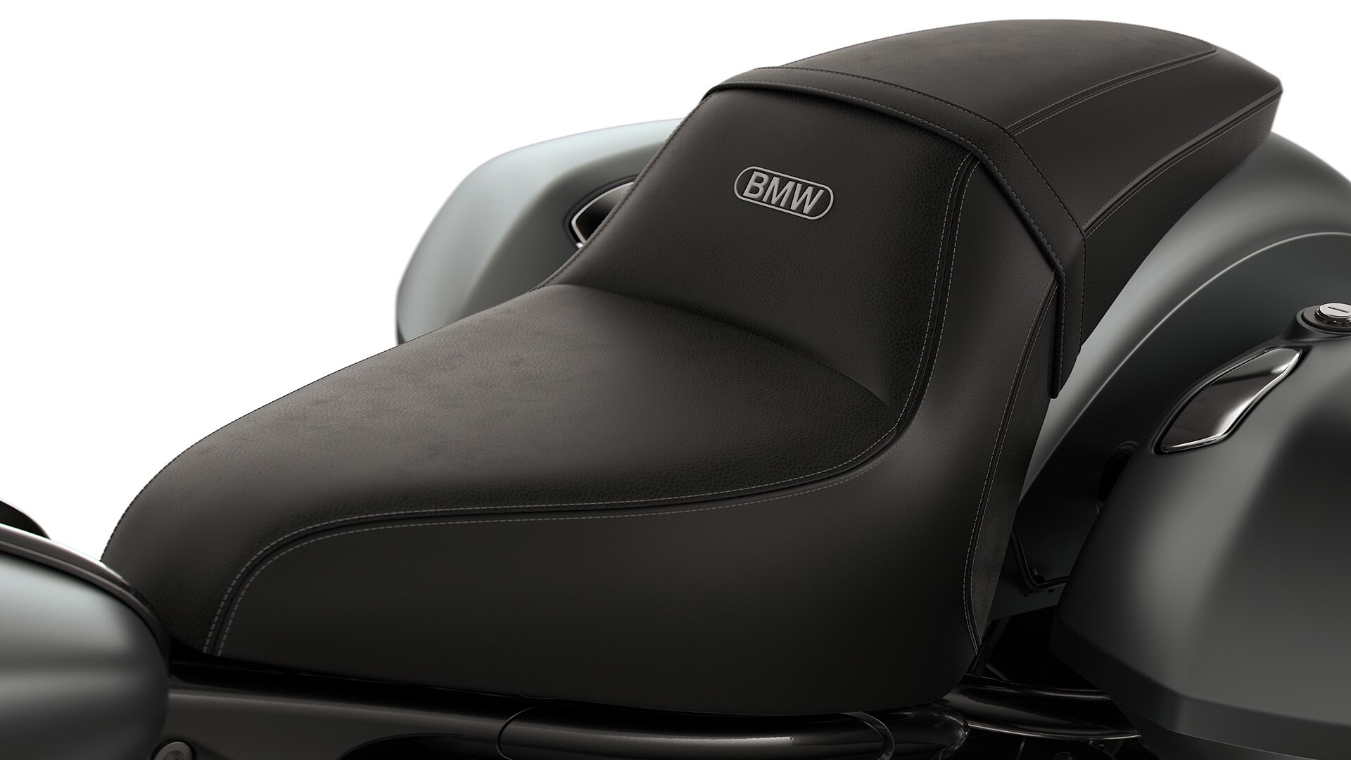 Detailed image of the Dragster seat of the R 18 Roctane from BMW Motorrad