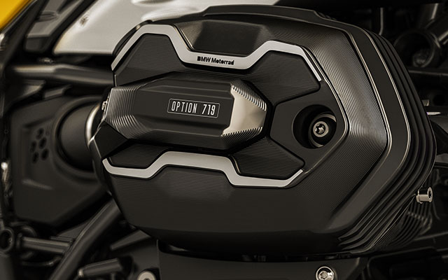 We see the cylinder head cover of the R nineT Urban G/S.