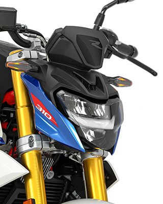 We see the standard LED headlights and indicators of the G 310 R.