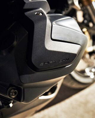 BMW R 1250 R in Stye Sport with the tank in focus