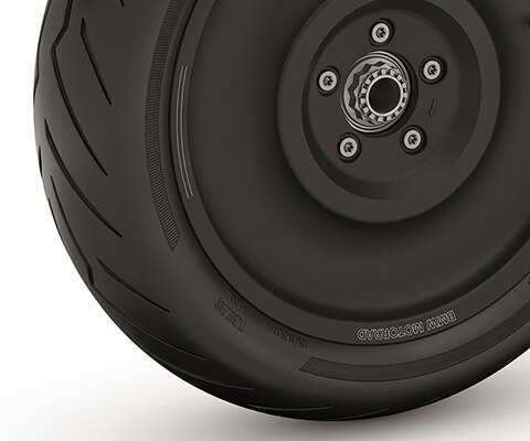 The disc wheel of the CE 04 from BMW Motorrad